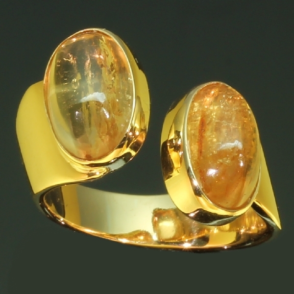 Artist Jewelry by Chris Steenbergen gold ring with royal noble topaz